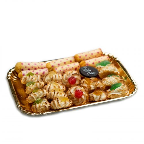 biscotti di pasta di mandorla siciliana msiti con ciliegie e cartucce 1
